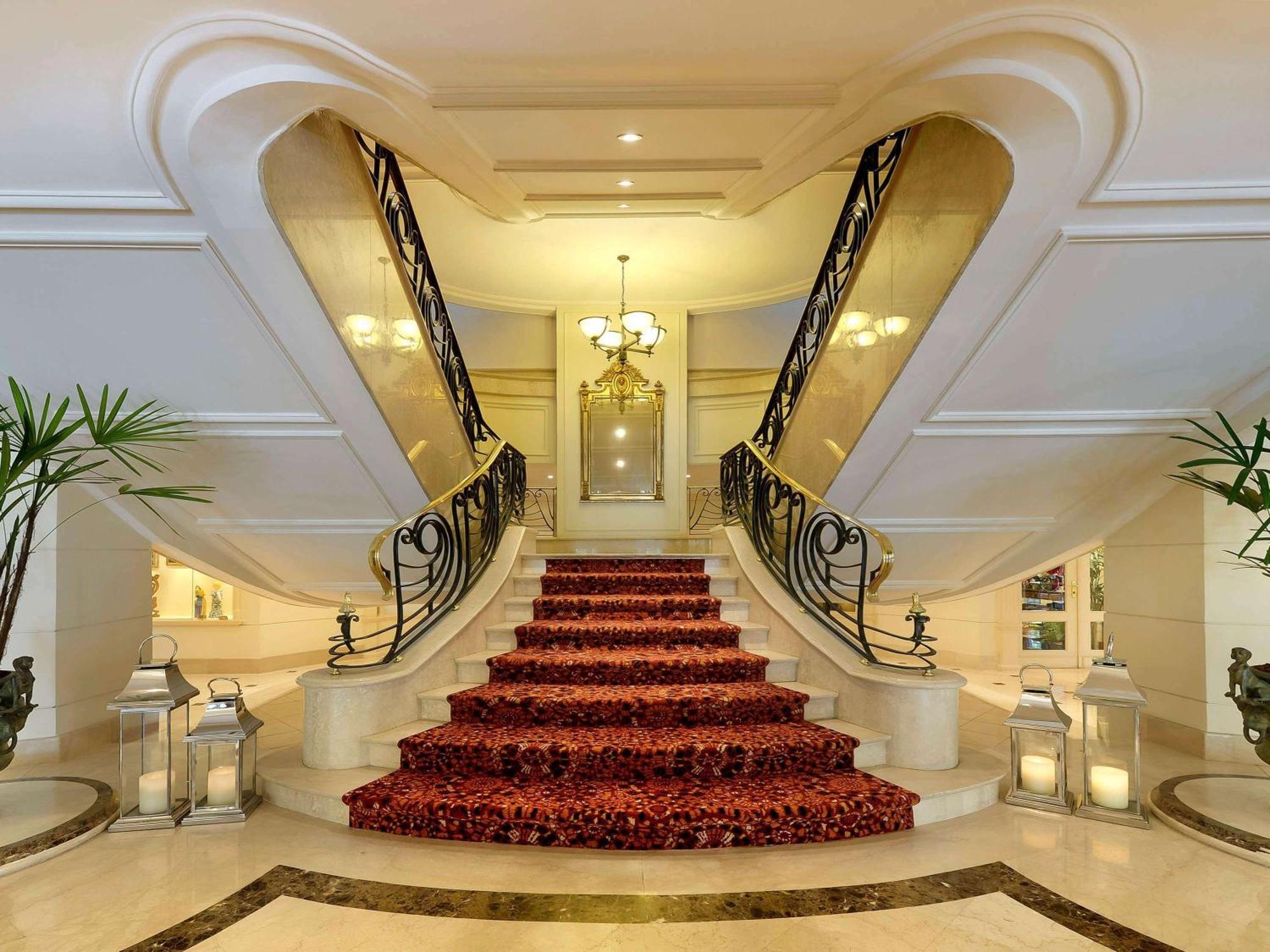 Grand Mercure SP Ibirapuera São Paulo Exterior foto The staircase at the lobby