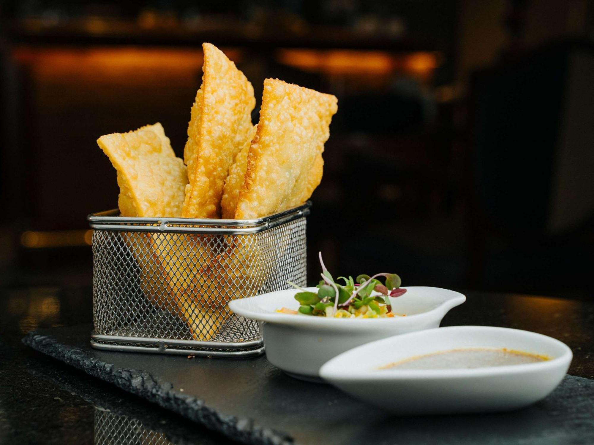 Grand Mercure SP Ibirapuera São Paulo Exterior foto Deep-fried prawn chips